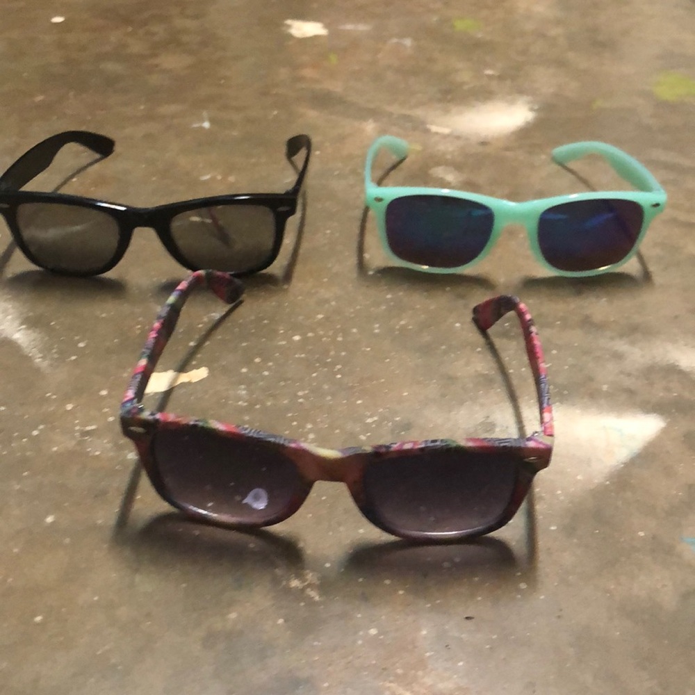 3 pairs of sunglasses